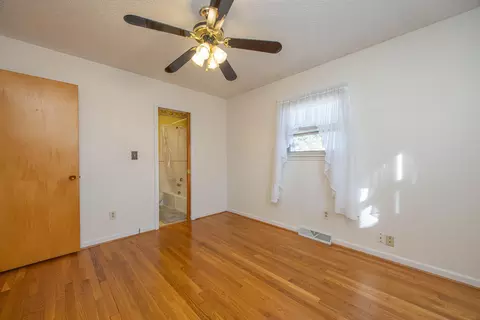 Bedroom - 608 Summit Dr, Paris, KY 40361 photo 4 of 6