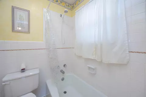 Bath - 608 Summit Dr, Paris, KY 40361 photo 2 of 2