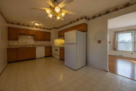 Kitchen - 608 Summit Dr, Paris, KY 40361 photo 2 of 2