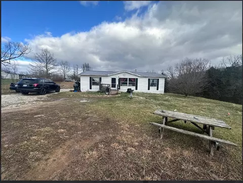 114 Iron Works Rd, Irvine, KY 40336