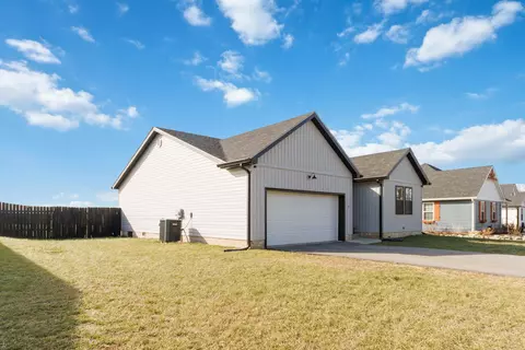 111 Dean Dr, Harrodsburg, KY 40330