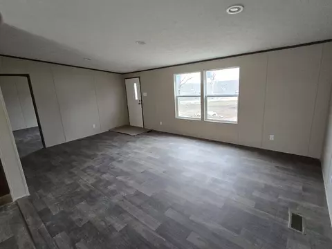 Living - 814 Casey Mill Rd, Berry, KY 41003 photo 3 of 3
