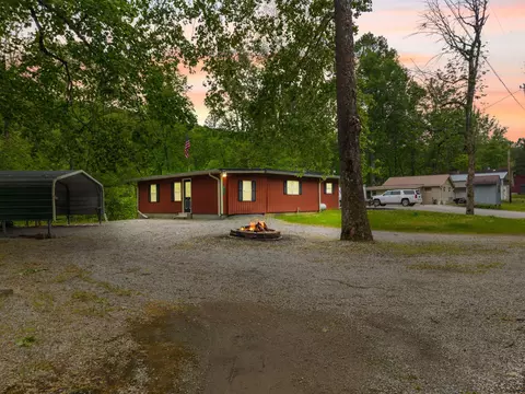 825 George Hardwick Dr, Bronston, KY 42518