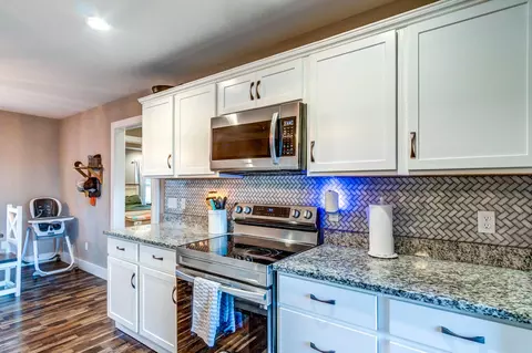 Kitchen - 750 Red Lick Rd, Berea, KY 40403 photo 3 of 5