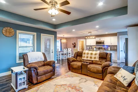 Living - 750 Red Lick Rd, Berea, KY 40403 photo 3 of 3
