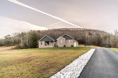 Exterior - 750 Red Lick Rd, Berea, KY 40403 photo 2 of 26