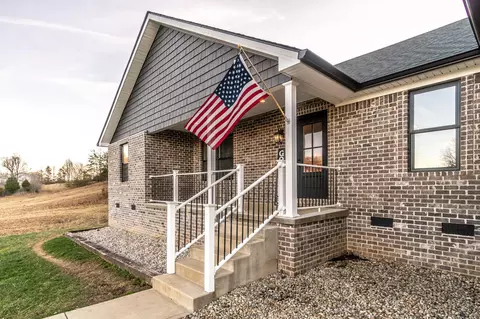 Exterior - 750 Red Lick Rd, Berea, KY 40403 photo 4 of 26