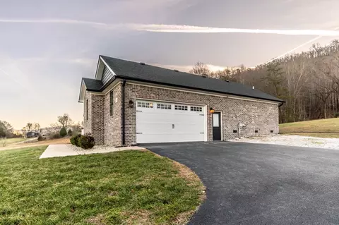 Exterior - 750 Red Lick Rd, Berea, KY 40403 photo 13 of 26