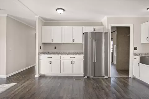 Kitchen - 2218 Floyd Switch Rd, Eubank, KY 42567 photo 2 of 2