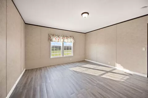 Bedroom - 2218 Floyd Switch Rd, Eubank, KY 42567 photo 2 of 11