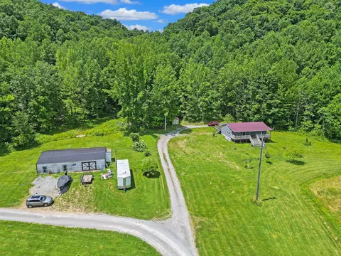 925 Trusty Rd, Hustonville, KY 40437