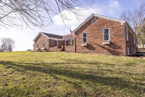 211 Bourbon Acres Rd, Paris, KY 40361