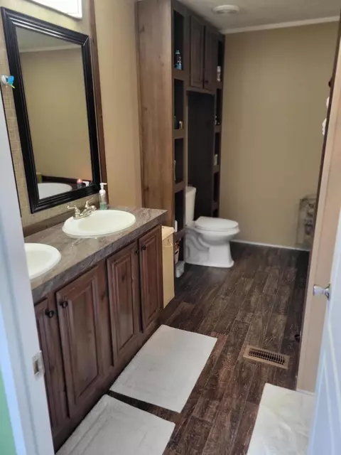 Bath - 12475 Us-421, Tyner, KY 40486 photo 1 of 4