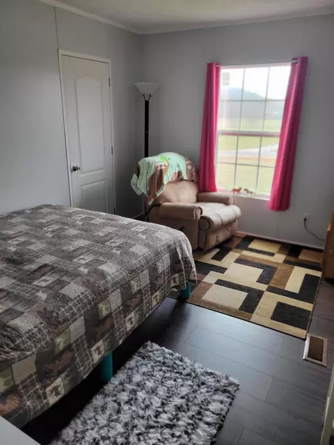 Bedroom - 12475 Us-421, Tyner, KY 40486 photo 2 of 2