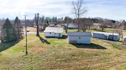 View/Area - 391 Pine Valley Ln, Flat Lick, KY 40935 photo 1 of 7