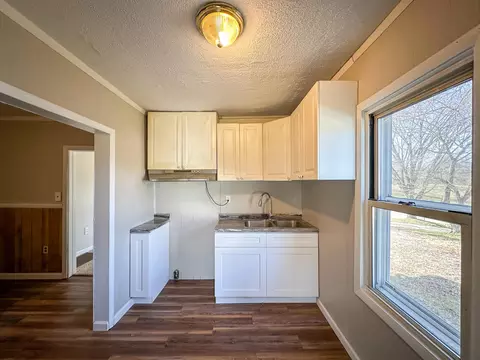 Kitchen - 391 Pine Valley Ln, Flat Lick, KY 40935 photo 2 of 2