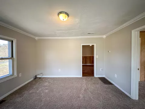 Living - 391 Pine Valley Ln, Flat Lick, KY 40935 photo 3 of 4