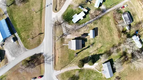 View/Area - 391 Pine Valley Ln, Flat Lick, KY 40935 photo 2 of 7