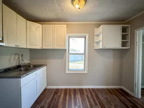 Kitchen - 391 Pine Valley Ln, Flat Lick, KY 40935 photo 1 of 2