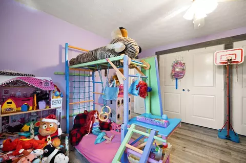 Bedroom - 1047 Evergreen Rd, Flat Lick, KY 40935 photo 8 of 10