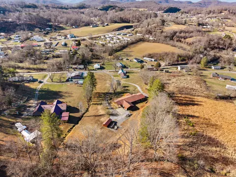View/Area - 1047 Evergreen Rd, Flat Lick, KY 40935 photo 8 of 10