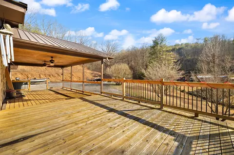 Exterior - 1047 Evergreen Rd, Flat Lick, KY 40935 photo 8 of 14