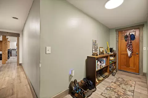 Entry Way - 1047 Evergreen Rd, Flat Lick, KY 40935 photo 2 of 4