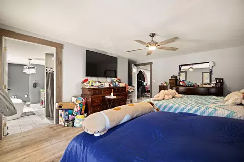 Bedroom - 1047 Evergreen Rd, Flat Lick, KY 40935 photo 4 of 10