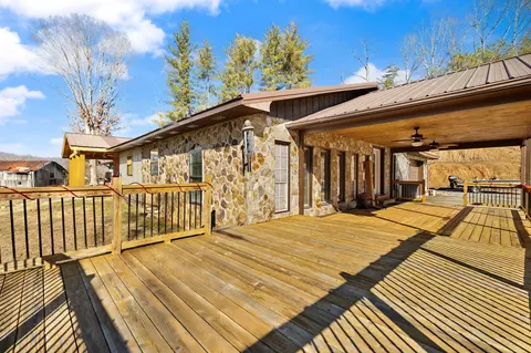 Exterior - 1047 Evergreen Rd, Flat Lick, KY 40935 photo 9 of 14