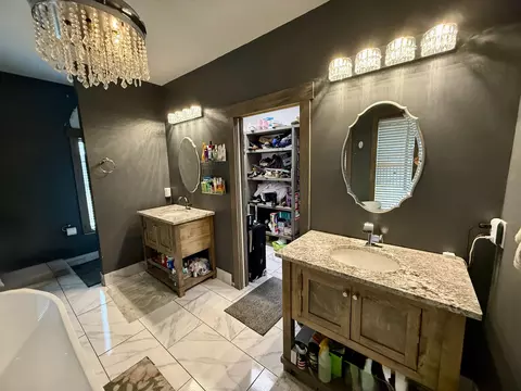 Bath - 1047 Evergreen Rd, Flat Lick, KY 40935 photo 2 of 11