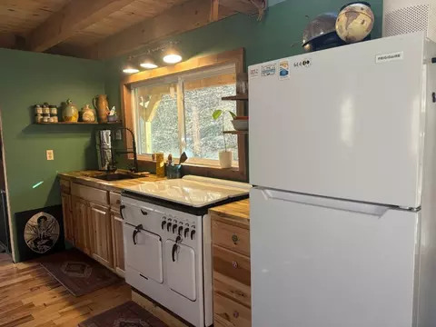 Kitchen - 105 Chambers Fork Rd, Campton, KY 41301 photo 1 of 1