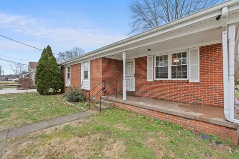 Exterior - 102 Madison St, Berea, KY 40403 photo 1 of 6