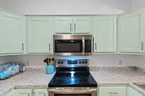 Kitchen - 102 Madison St, Berea, KY 40403 photo 3 of 3