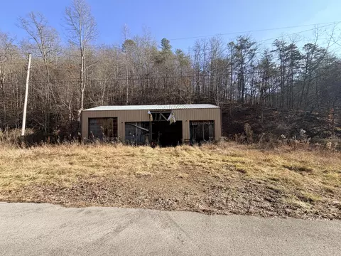 6770 State Hwy 1350, Sextons Creek, KY 40983