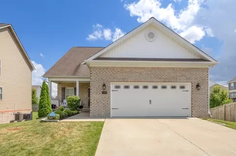1944 Covington Dr, Lexington, KY 40509