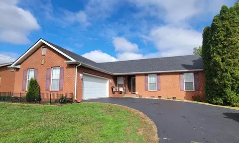 100 Devonne Dr, Mount Sterling, KY 40353