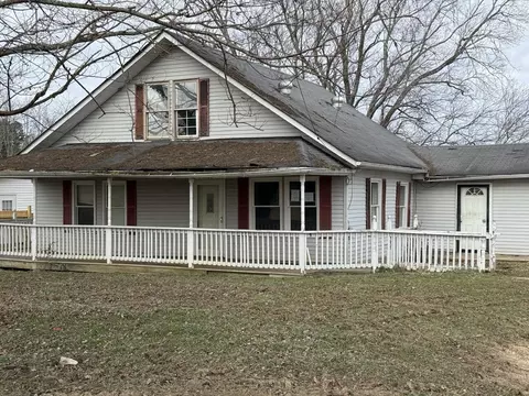 6716 Ky-490, East Bernstadt, KY 40729