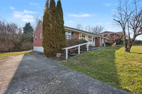 174-176 Lisa Ave, Danville, KY 40422