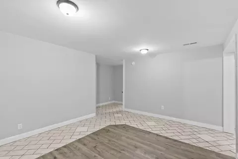 Living - 103 Harborside Ct, Georgetown, KY 40324 photo 3 of 8