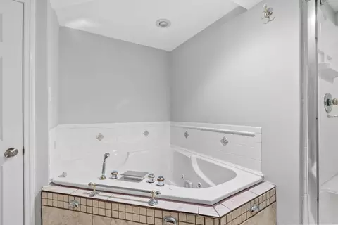 Bath - 103 Harborside Ct, Georgetown, KY 40324 photo 6 of 10