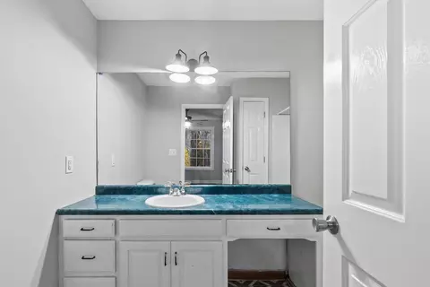 Bath - 103 Harborside Ct, Georgetown, KY 40324 photo 1 of 10