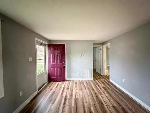 Living - 319 16th St, Corbin, KY 40701 photo 5 of 6