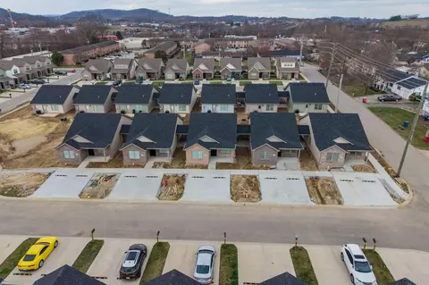 217 Harvest Park Dr, Berea, KY 40403