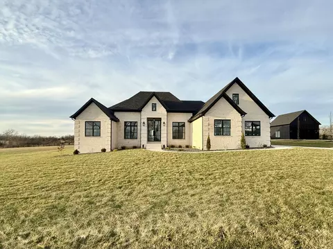 108 Crawford Creek Dr, Nicholasville, KY 40356