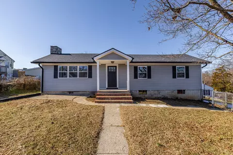 215 Harmon St, Paris, KY 40361