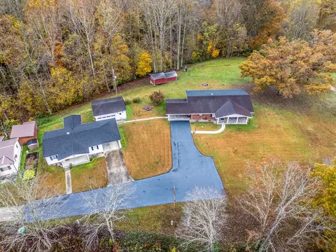 55 Burchwell Ln, West Liberty, KY 41472