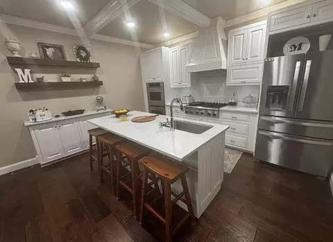 Kitchen - 161 Collier Ave, Jackson, KY 41339 photo 2 of 4