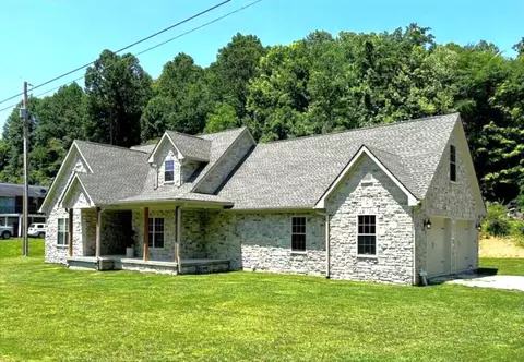 Exterior - 161 Collier Ave, Jackson, KY 41339 photo 2 of 6