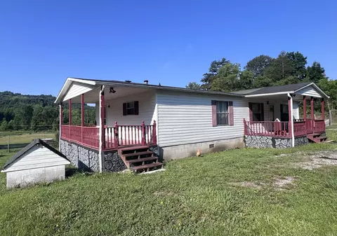 122 Blue Hollow Rd, Frakes, KY 40940