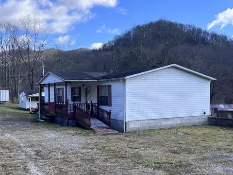 122 Blue Hollow Rd, Frakes, KY 40940